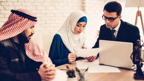 صياغة العقود في السعودية