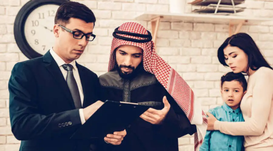 مراجعة العقود