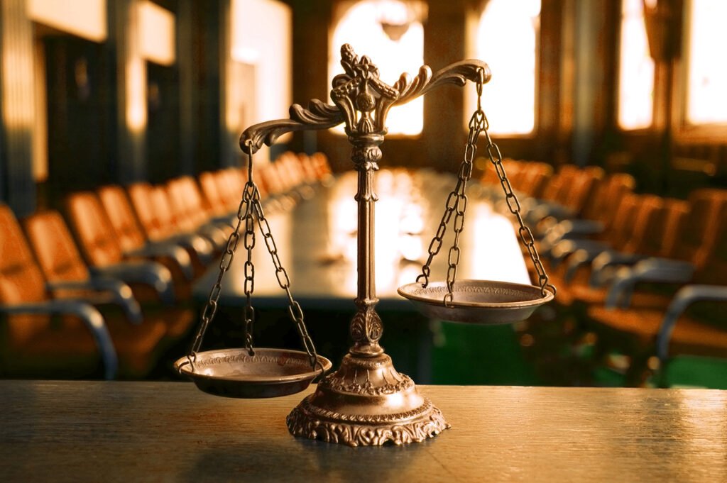 الاستشارة القانونية والتمثيل القضائي